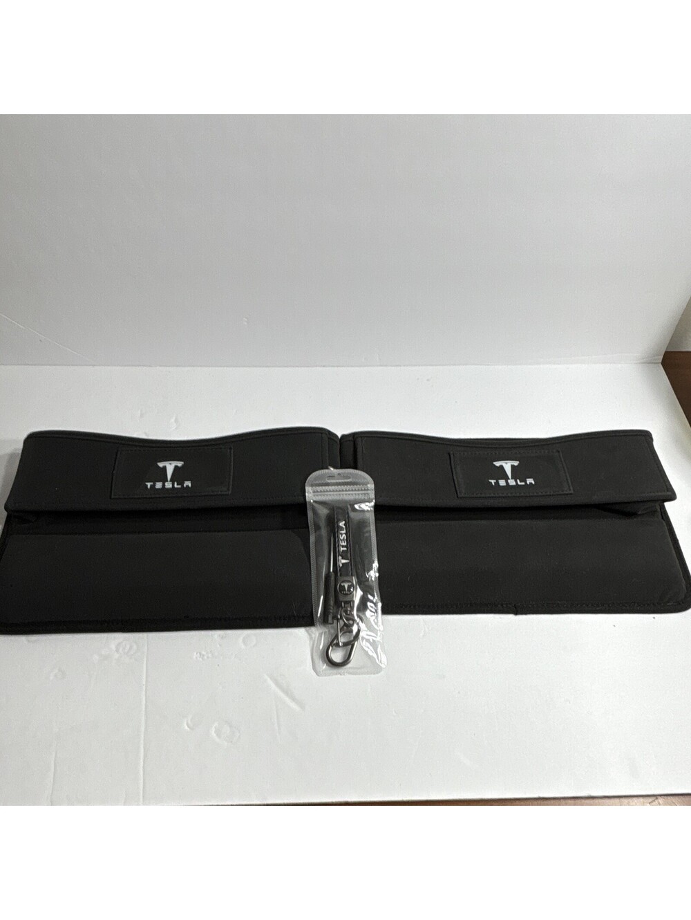 Tesla Accessories Front Seat Gap Organizers And Tesla Keychain With Screwdriver